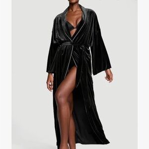 NWT Victoria’s Secret Starstruck Robe Velvet Embellished Long Robe